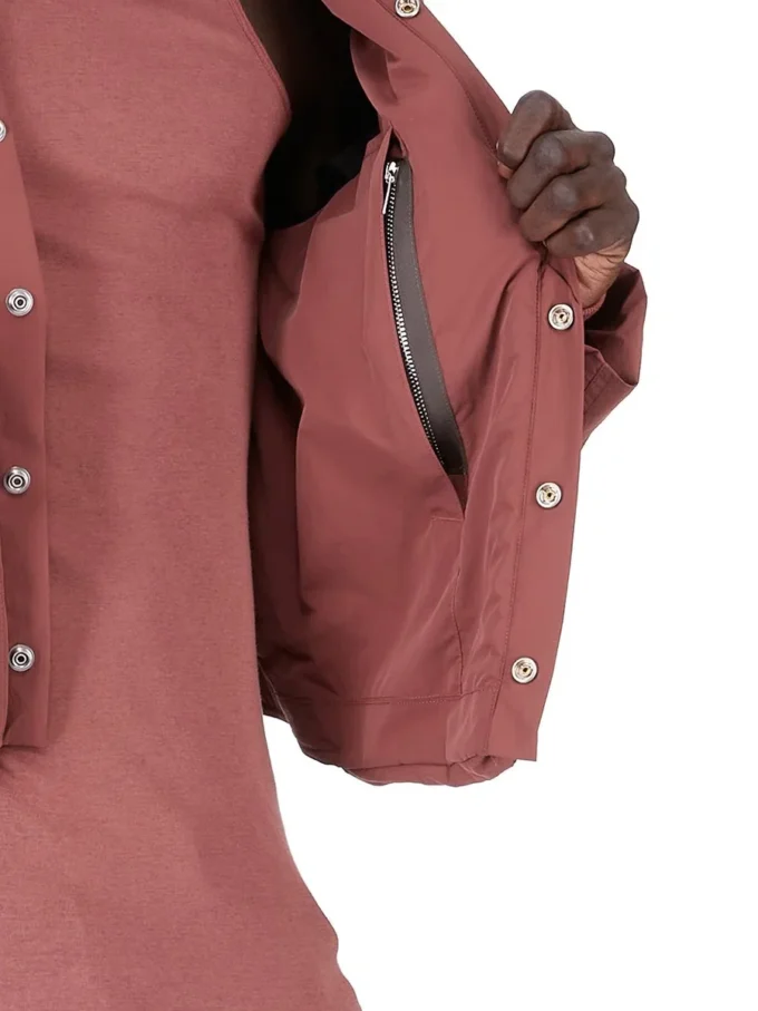 Kurtka RICK OWENS FW25 CONCORDIANS CARGO JKT z MATOWEGO nylonu w kolorze palisandrowym. RU02E1762MT-13