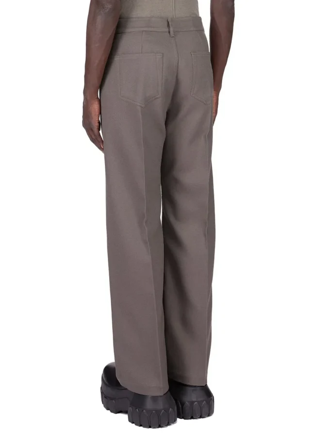 RICK OWENS NA WYBIEGU CONCORDIANS FW25 W DŻINSACH Z WEŁNY DUST WOOL DRILL. RU02E1333WD-34