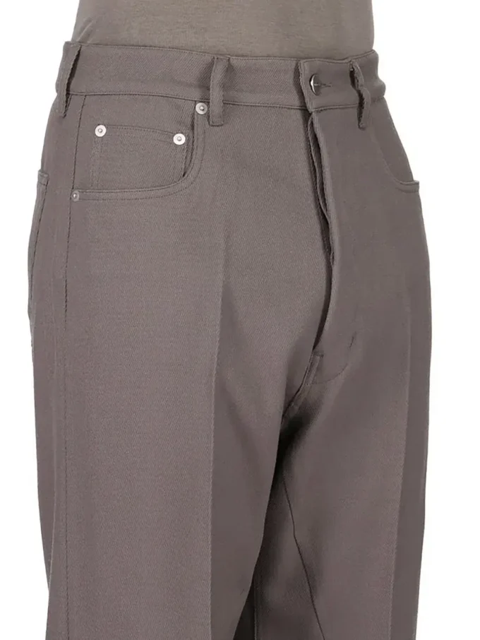 RICK OWENS NA WYBIEGU CONCORDIANS FW25 W DŻINSACH Z WEŁNY DUST WOOL DRILL. RU02E1333WD-34