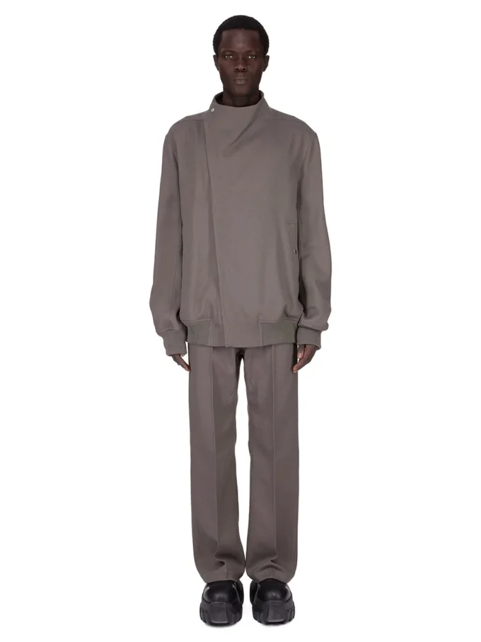 RICK OWENS NA WYBIEGU CONCORDIANS FW25 W DŻINSACH Z WEŁNY DUST WOOL DRILL. RU02E1333WD-34
